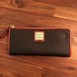Dooney & Bourke Bags - Pebble Grain Zip Clutch Dooney & Bourke Bags - Pebble Grain Zip Clutch